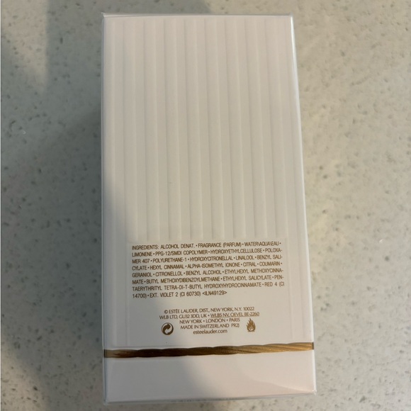 Estee Lauder Tender Light - Picture 3 of 4